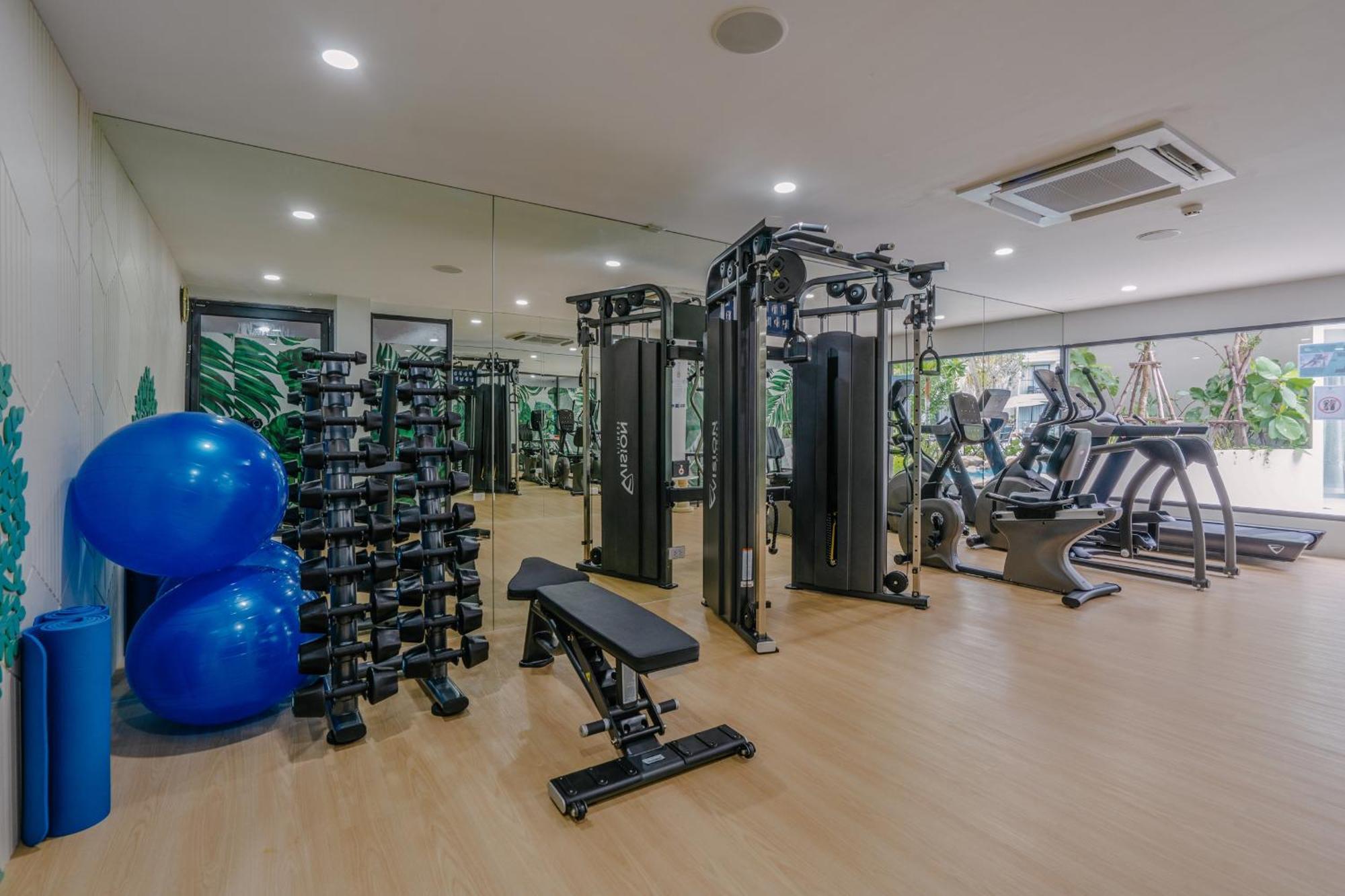 Phuket Emerald Beach Resort Karon Exteriör bild