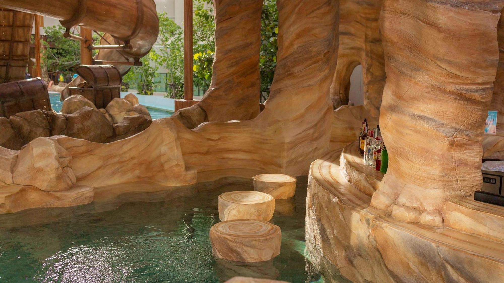 Phuket Emerald Beach Resort Karon Exteriör bild